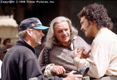 مارتین کمپل در صحنه فیلم سینمایی نقاب زورو به همراه آنتونیو باندراس و آنتونی هاپکینز