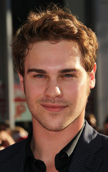 Grey Damon در صحنه فیلم سینمایی کاپیتان آمریکا: نخستین انتقام جو
