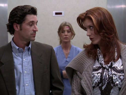 Kate Walsh در صحنه سریال تلویزیونی آناتومی گری به همراه Patrick Dempsey و الن پامپئو