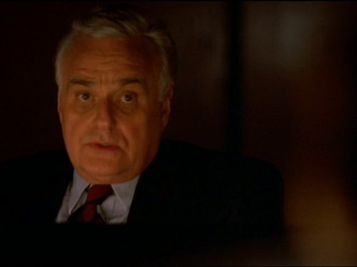 Charles Cioffi در صحنه سریال تلویزیونی پرونده های ایکس