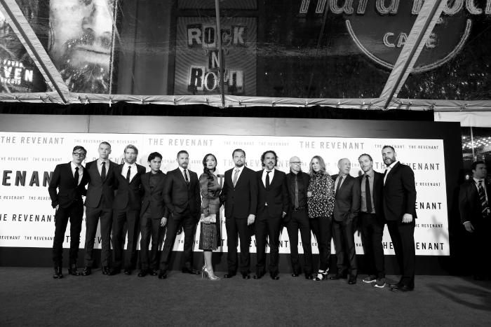 الخاندرو گونسالس اینیاریتو در صحنه فیلم سینمایی بازگشته به همراه Emmanuel Lubezki، لئوناردو ویلهام دی کاپریو، تام هاردی، ویل پولتر، جاشوا بورگه و دامنل گلیسون