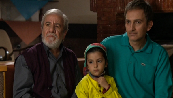 بیژن بنفشه‌خواه در صحنه سریال تلویزیونی سر به راه به همراه مسعود کرامتی