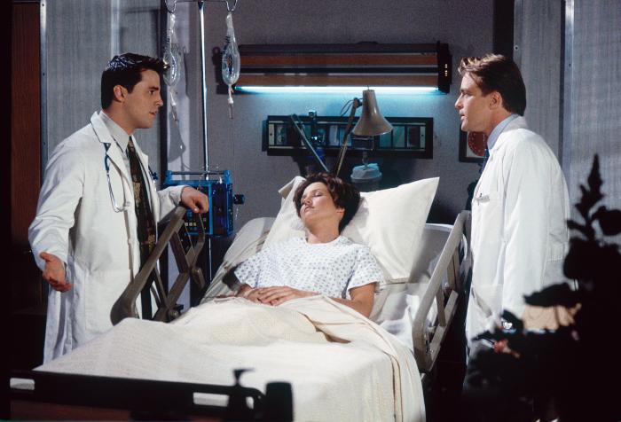 Roark Critchlow در صحنه سریال تلویزیونی دوستان به همراه Matt LeBlanc