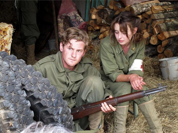 Elizabeth Rice در صحنه فیلم سینمایی The Last Rescue به همراه Cody Kasch