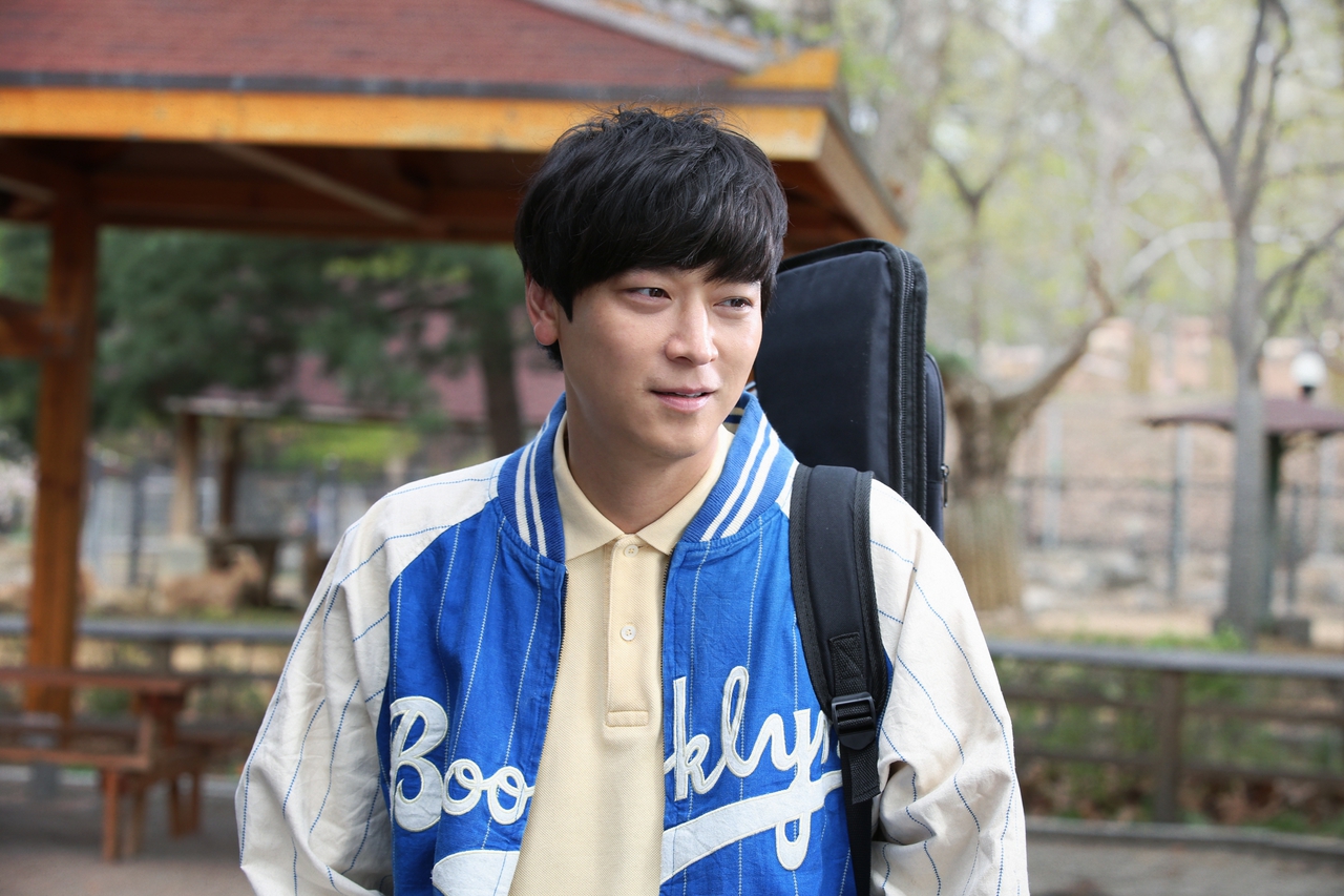 Dong-won Kang در صحنه فیلم سینمایی Golden Slumber