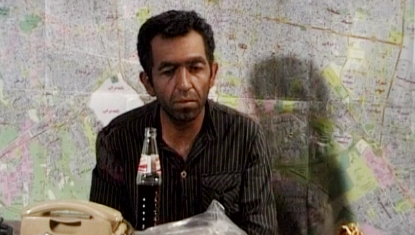 سعدی افشار در صحنه سریال تلویزیونی آژانس دوستی