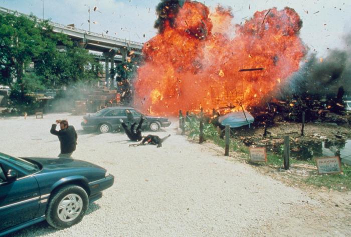  فیلم سینمایی متخصص به کارگردانی Luis Llosa