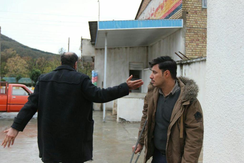 جواد عزتی در صحنه فیلم سینمایی زاپاس