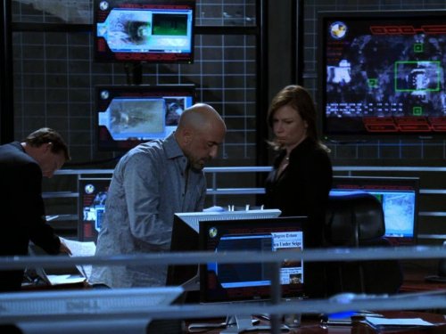 Carlo Rota در صحنه سریال تلویزیونی 24 به همراه Mary Lynn Rajskub