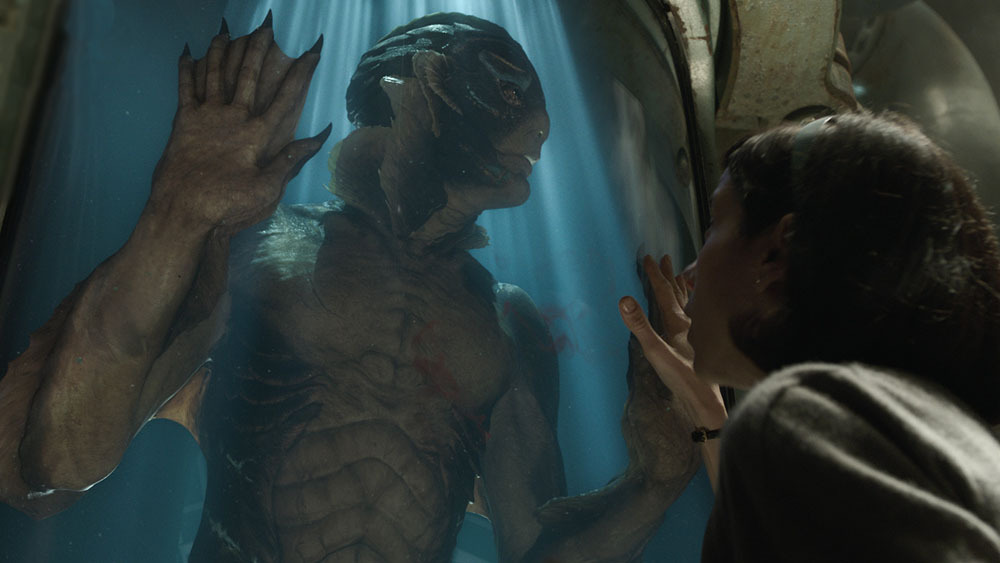 داگ جونز در صحنه فیلم سینمایی شکل آب به همراه Sally Hawkins