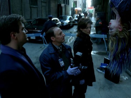 Arye Gross در صحنه سریال تلویزیونی کستل به همراه Stana Katic و Nathan Fillion