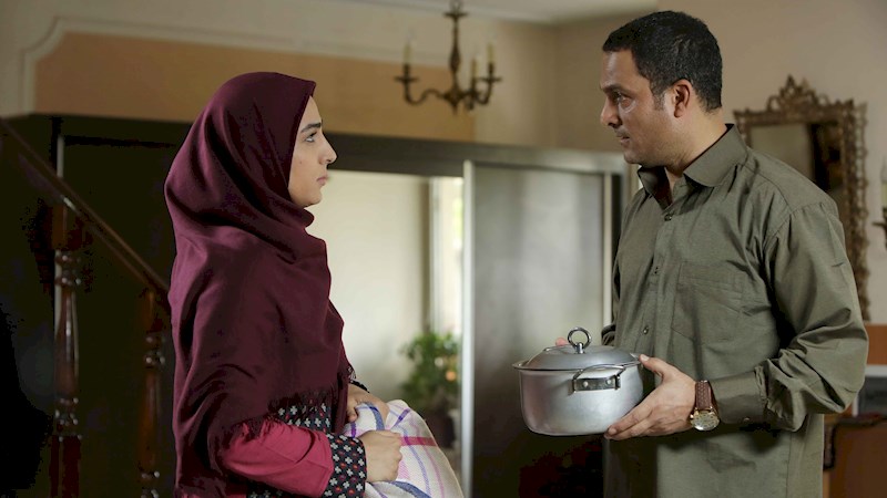حسین یاری در صحنه سریال تلویزیونی برادر به همراه سوگل طهماسبی