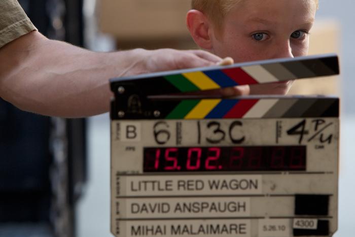 Chandler Canterbury در صحنه فیلم سینمایی Little Red Wagon