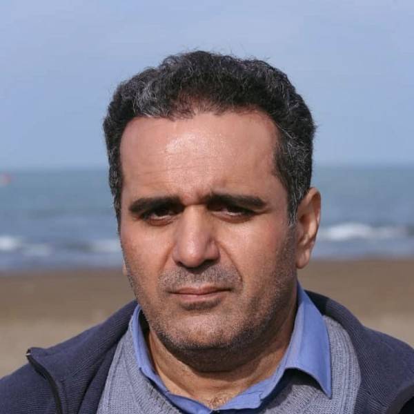 حسین رفیعی در صحنه سریال تلویزیونی شش قهرمان و نصفی