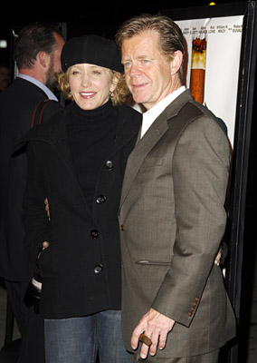 Felicity Huffman در صحنه فیلم سینمایی سیگار کشیدن ممنوع به همراه ویلیام اچ میسی