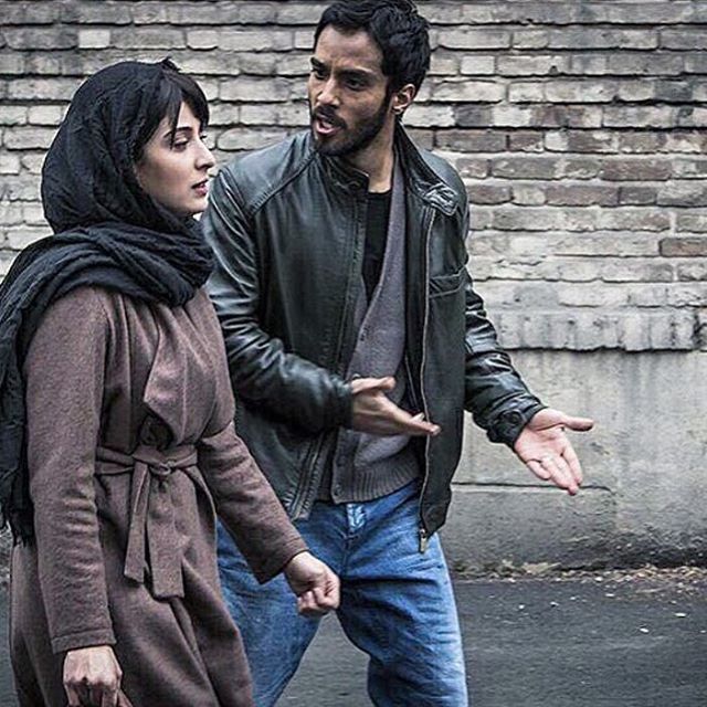 تصویری از آناهیتا افشار، بازیگر سینما و تلویزیون در حال بازیگری سر صحنه یکی از آثارش