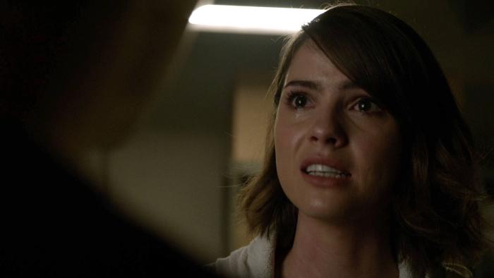 Shelley Hennig در صحنه سریال تلویزیونی گرگ نوجوان