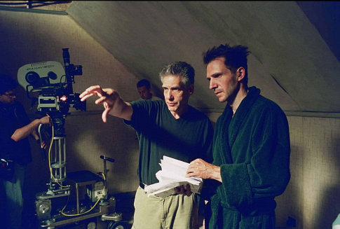 David Cronenberg در صحنه فیلم سینمایی Spider به همراه رالف فاینس