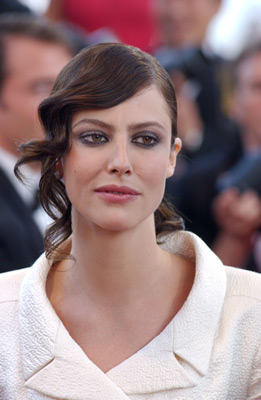 Anna Mouglalis در صحنه فیلم سینمایی قاتلین پیرزن