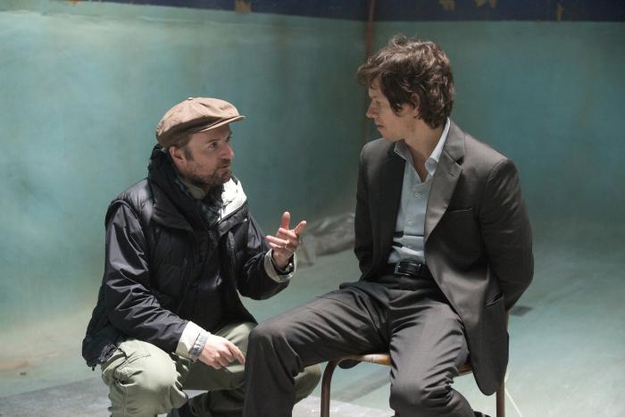 Rupert Wyatt در صحنه فیلم سینمایی قمار باز به همراه مارک والبرگ