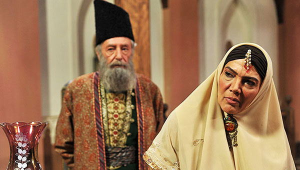 جمشید مشایخی در صحنه سریال تلویزیونی تبریز در مه