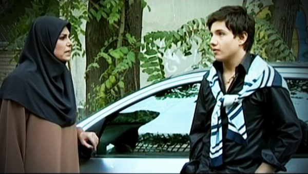 مهرانه مهین‌ترابی در صحنه سریال تلویزیونی همه بچه‌های من به همراه امیر کاظمی