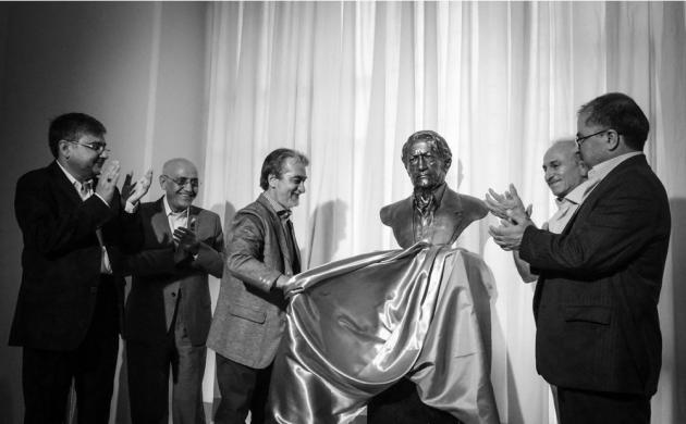 تصویری شخصی از عزت‌الله انتظامی، بازیگر و نویسنده سینما و تلویزیون