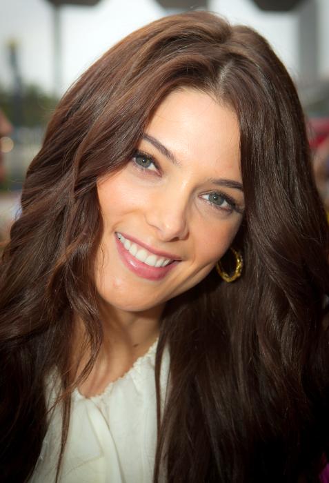 Ashley Greene در صحنه فیلم سینمایی گرگ و میش: سپیده دم (قسمت۲)