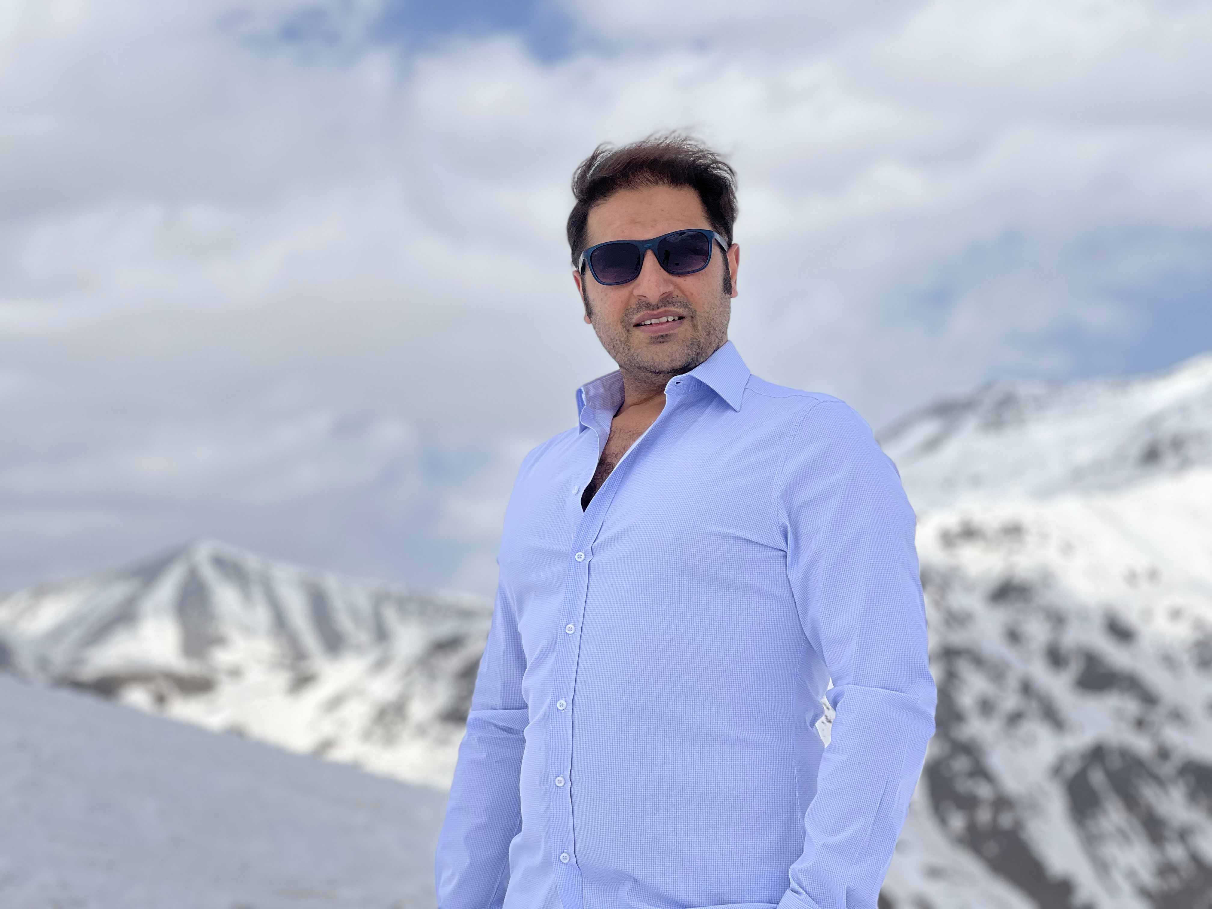 تصویری شخصی از علیرضا شاه حسینی، نویسنده و کارگردان سینما و تلویزیون