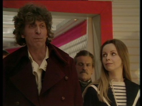 Lalla Ward در صحنه سریال تلویزیونی دکتر هو به همراه Tom Baker