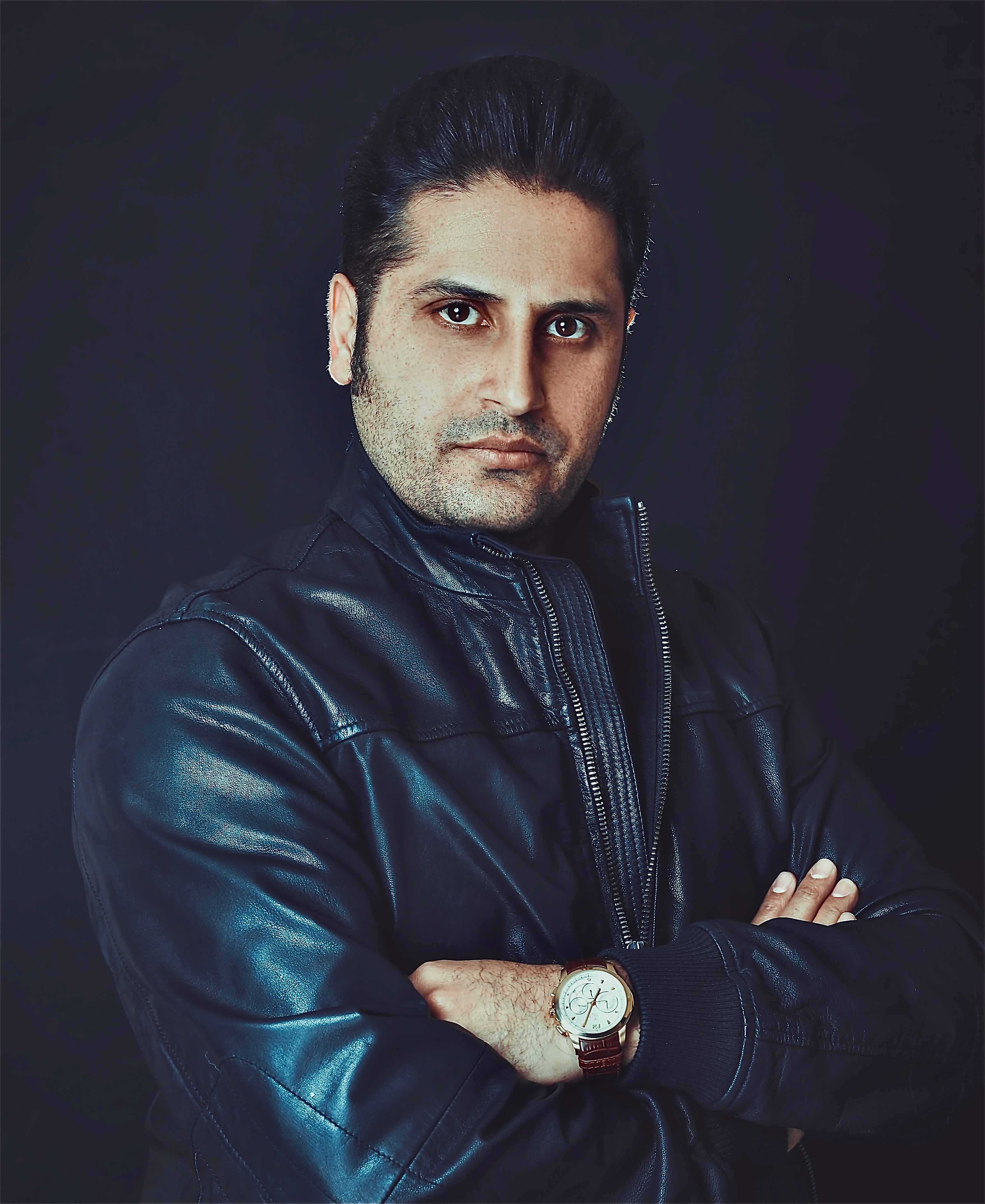 تصویری شخصی از علیرضا شاه حسینی، نویسنده و کارگردان سینما و تلویزیون