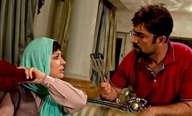 مجید صالحی در صحنه فیلم سینمایی دختر عمو پسر عمو به همراه نیوشا ضیغمی