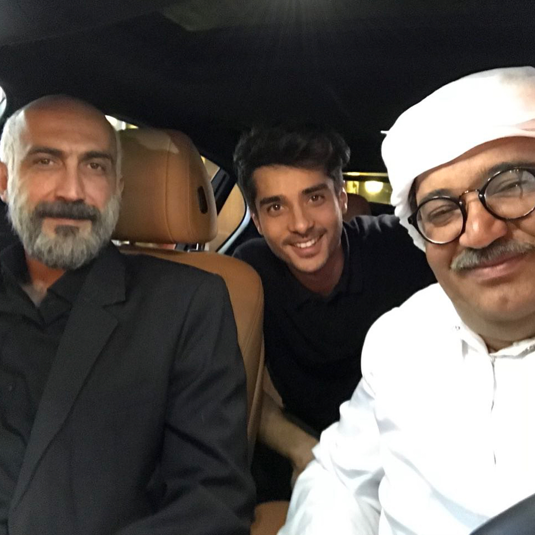 ساعد سهیلی در پشت صحنه فیلم سینمایی لاتاری به همراه نادر سلیمانی و هادی حجازی‌فر