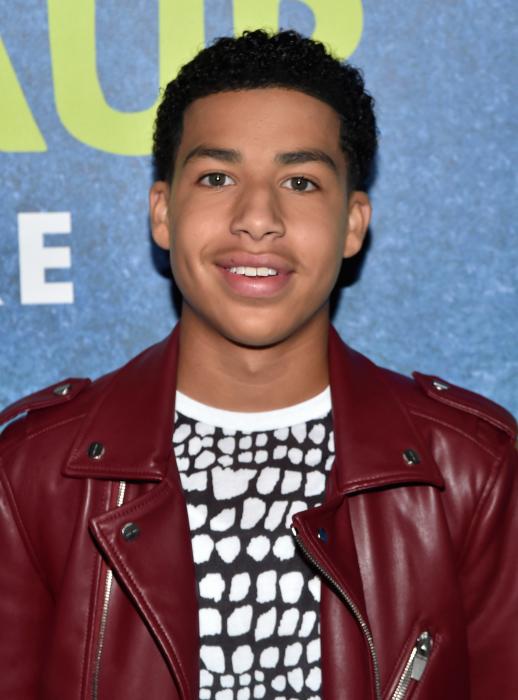 Marcus Scribner در صحنه فیلم سینمایی دایناسور خوب