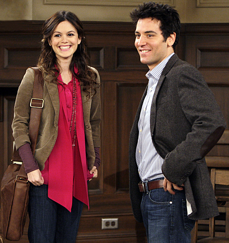 Rachel Bilson در صحنه سریال تلویزیونی آشنایی با مادر به همراه Josh Radnor