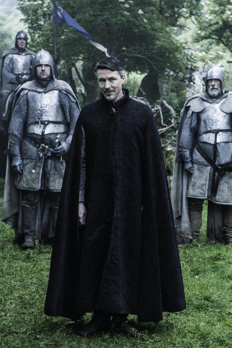 آیدان گیلن در صحنه سریال تلویزیونی بازی تاج و تخت