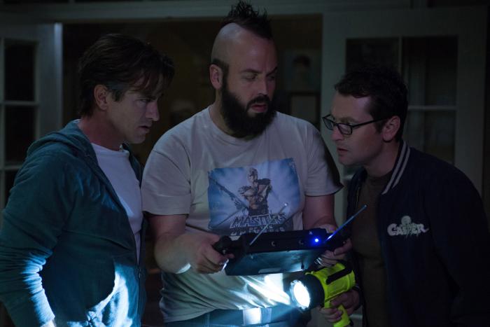 Leigh Whannell در صحنه فیلم سینمایی توطئه آمیز 3 به همراه Dermot Mulroney و آنگوس سمپسون