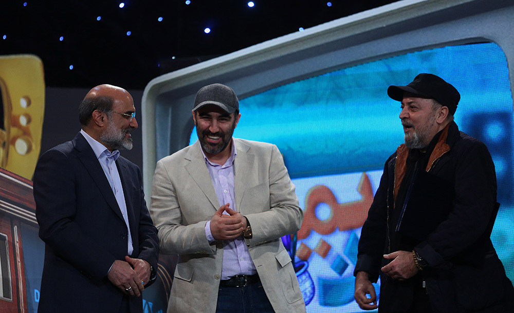 محسن تنابنده در جشنواره سریال تلویزیونی پایتخت 5 به همراه سیروس مقدم