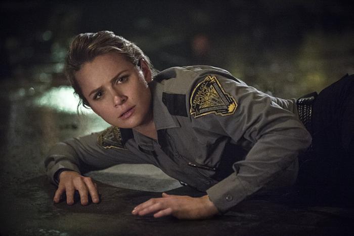 Shantel VanSanten در صحنه سریال تلویزیونی فلش