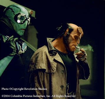 داگ جونز در صحنه فیلم سینمایی پسر جهنمی به همراه ران پرلمن