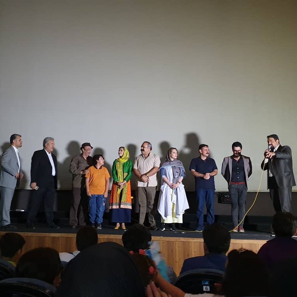 یوسف تیموری در اکران افتتاحیه فیلم سینمایی تپلی و من به همراه کیان علی پناه