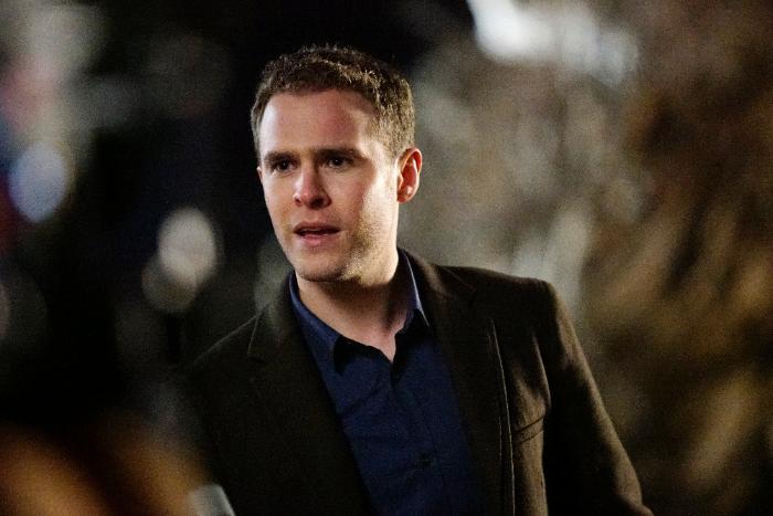 Iain De Caestecker در صحنه سریال تلویزیونی ماموران شیلد