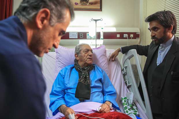 تصویری شخصی از عزت‌الله انتظامی، بازیگر و نویسنده سینما و تلویزیون