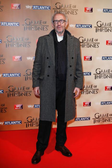 Jonathan Pryce در صحنه سریال تلویزیونی بازی تاج و تخت