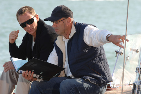 مارتین کمپل در صحنه فیلم سینمایی کازینو رویال به همراه دنیل کریگ
