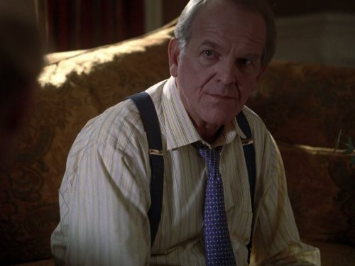 John Spencer در صحنه سریال تلویزیونی بال غربی