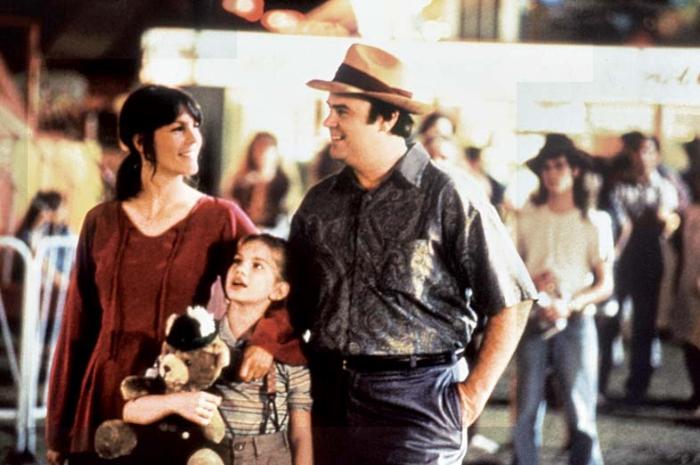 Anna Chlumsky در صحنه فیلم سینمایی دختر من به همراه دن اکروید و جیمی لی کرتیس