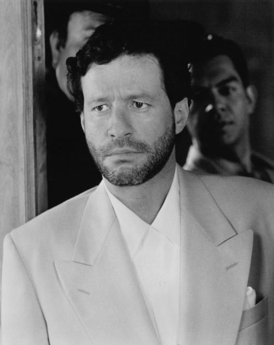 Joaquim de Almeida در صحنه فیلم سینمایی دسپرادو