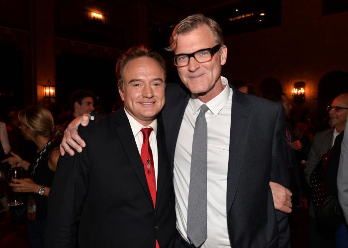 John Lee Hancock در صحنه فیلم سینمایی نجات آقای بنکس به همراه Bradley Whitford