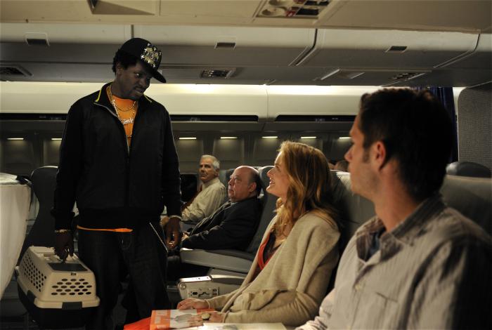 جیمز دارسی در صحنه فیلم سینمایی Overnight به همراه Gbenga Akinnagbe و Rachel Blanchard